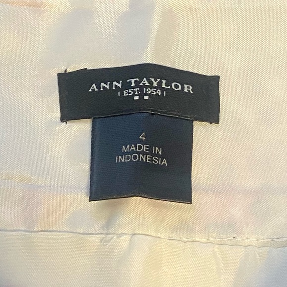 EUC Ann Taylor Patterned A Line Mini Skirt - Picture 10 of 13